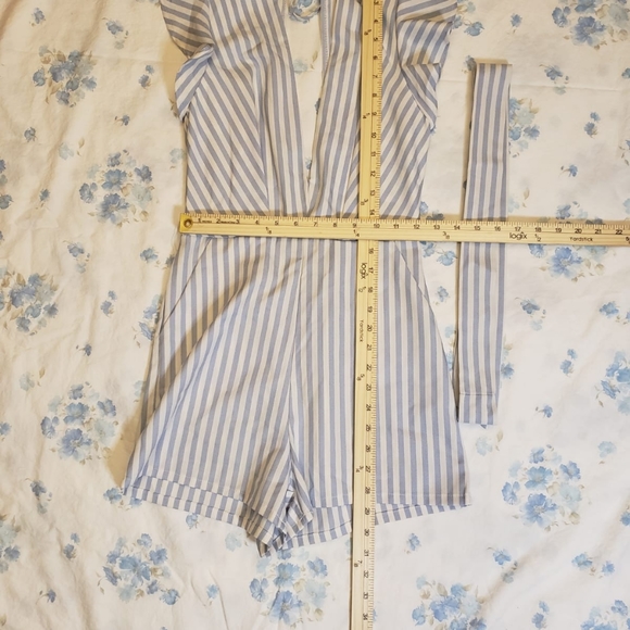 Shop 17 Deep V Neck White And Blue Romper Butterfly Sleeves Women S - Picture 4 of 11